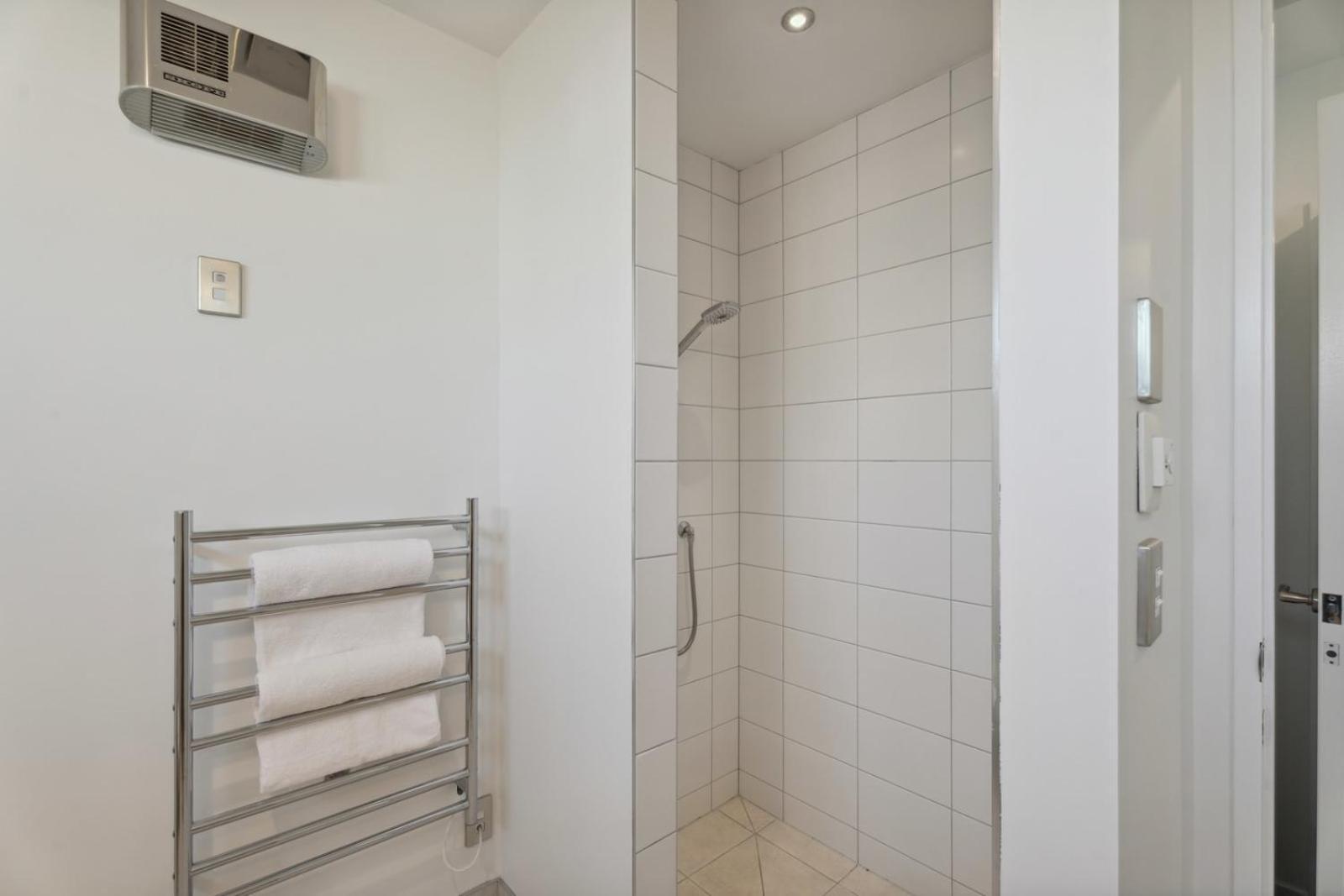 Alpine Retreat - 3 Bedroom ワナカ エクステリア 写真