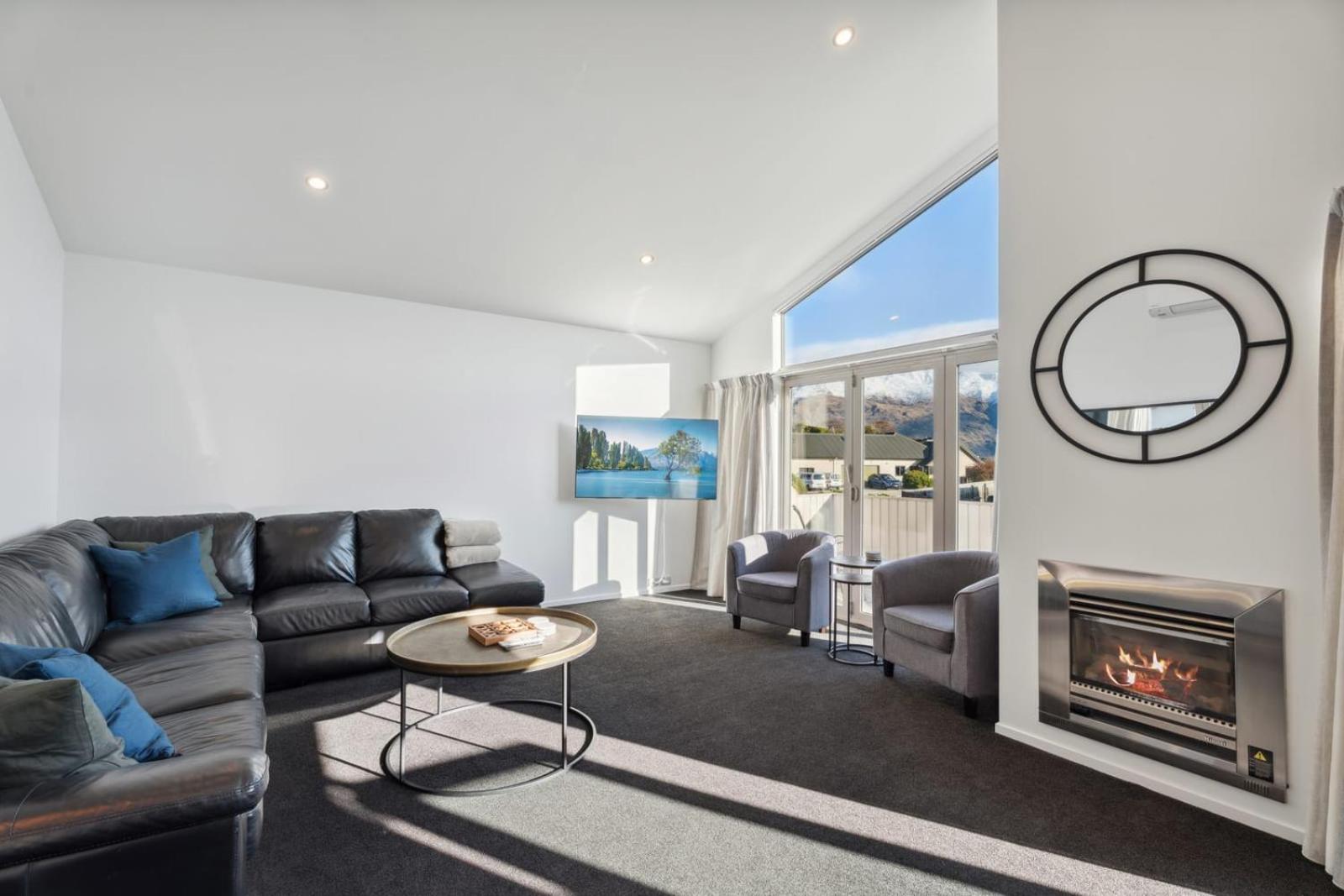 Alpine Retreat - 3 Bedroom ワナカ エクステリア 写真